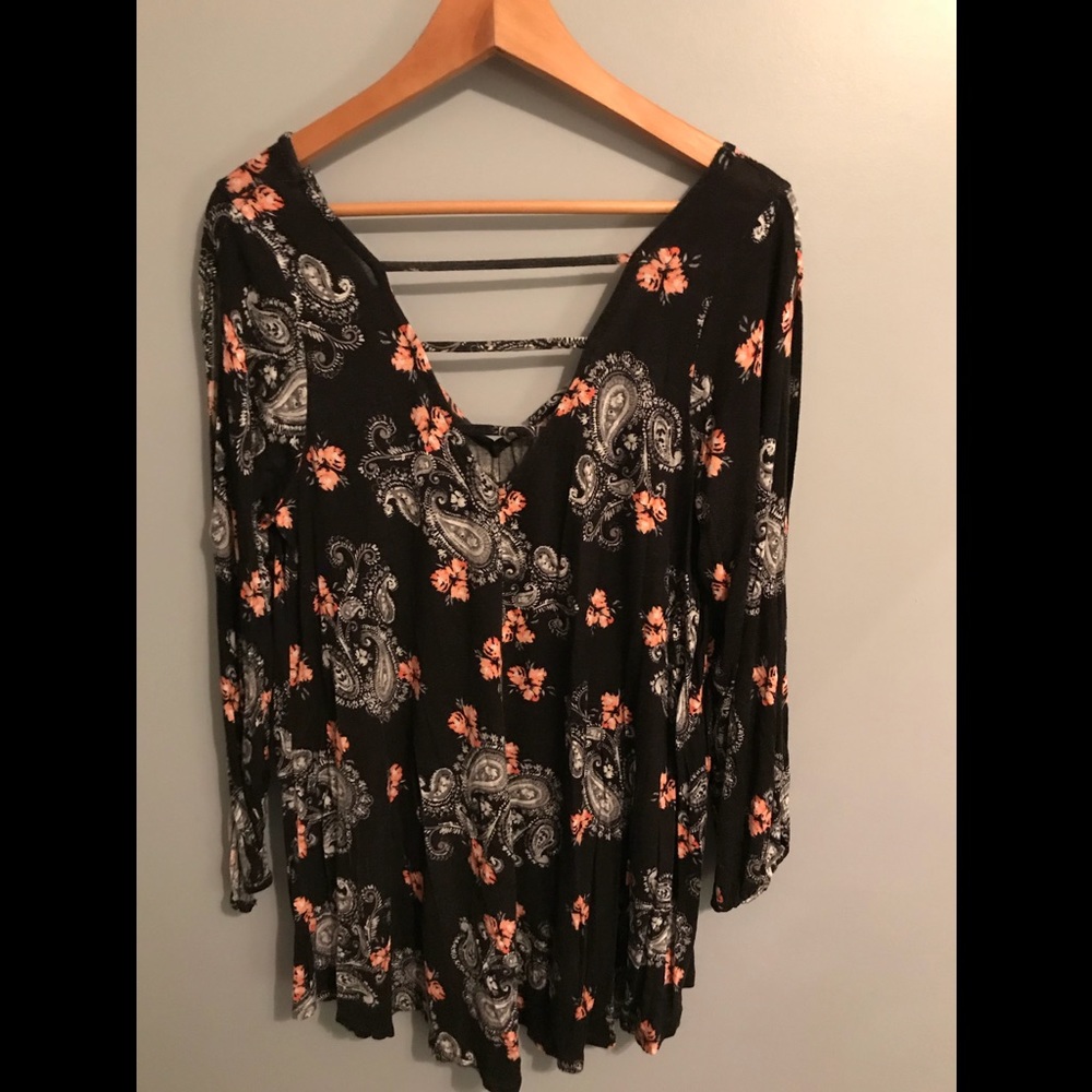TORRID Top - Picture 3 of 8